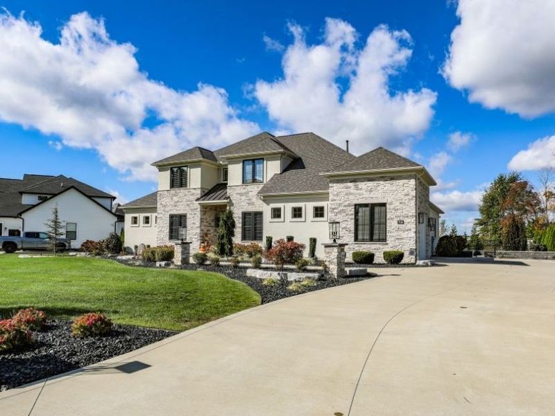 7048 Emerson Circle NW, Massillon, OH 44646 Photo 4