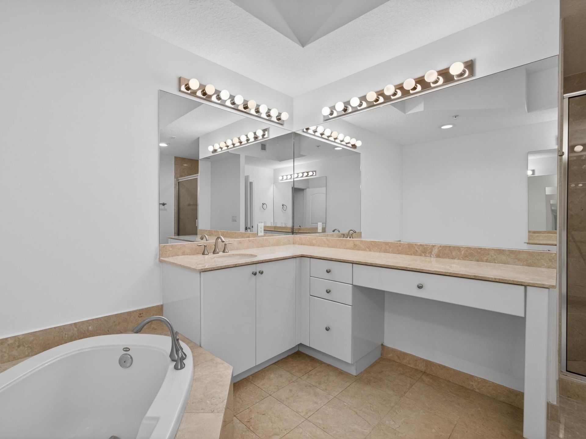 701 S Olive Avenue, Unit 1027, West Palm Beach, FL 33401 Photo