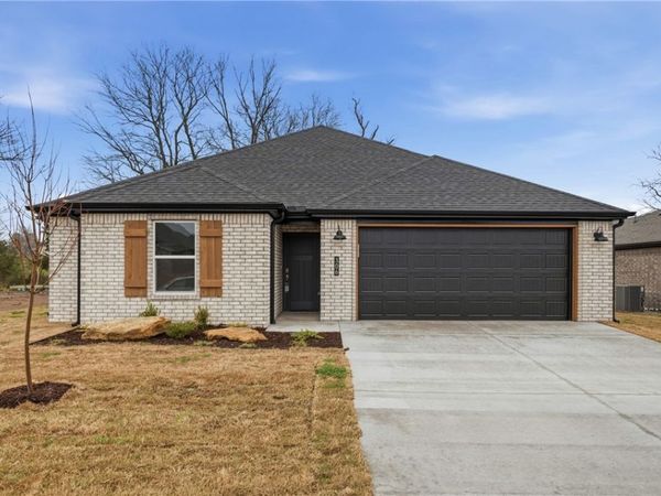 306 Cattleman Lane, Siloam Springs, AR 72761