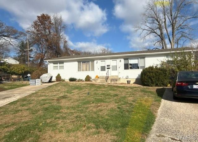 117-118 Woodlawn Court, Saint Charles, MO 63301 Main Photo