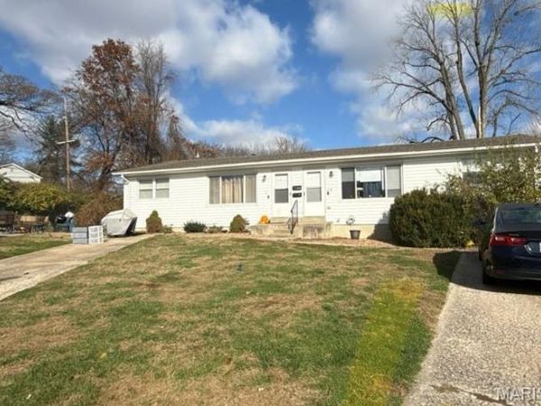 117-118 Woodlawn Court, St Charles, MO 63301
