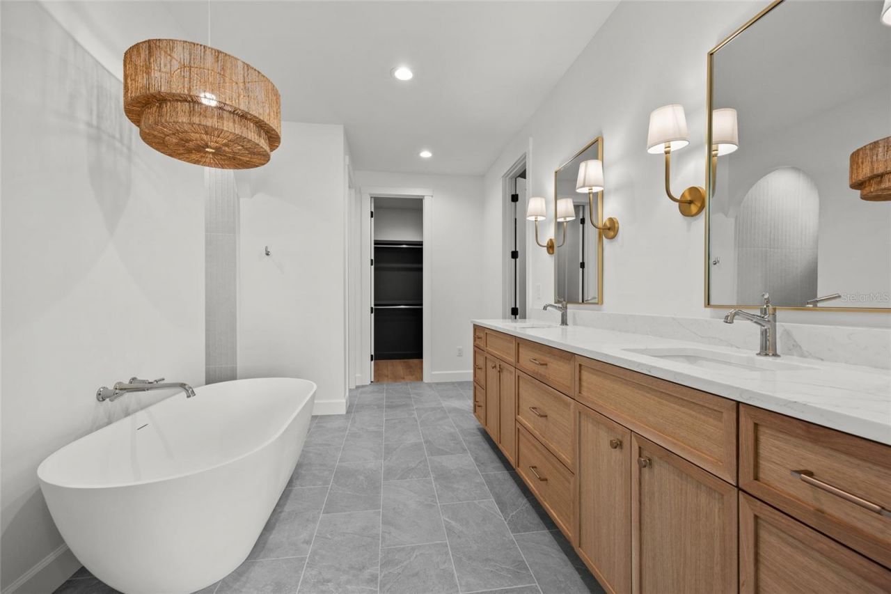 264 NW Sylvi Drive, Lake City, FL 32055 Photo