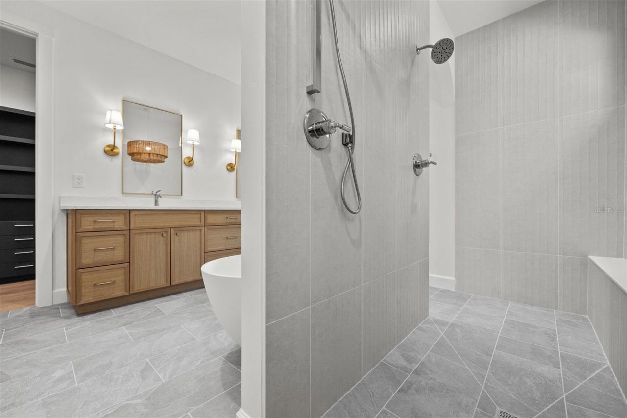 264 NW Sylvi Drive, Lake City, FL 32055 Photo