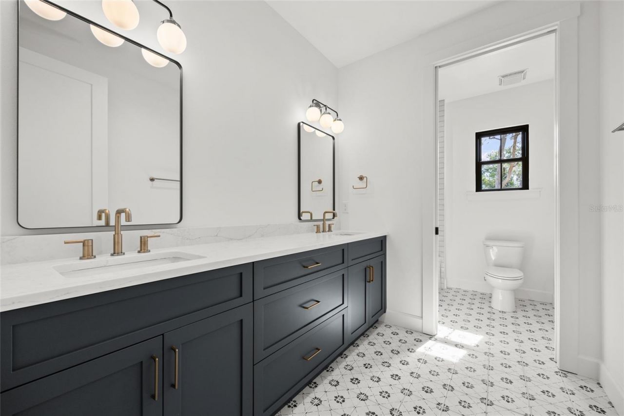 264 NW Sylvi Drive, Lake City, FL 32055 Photo