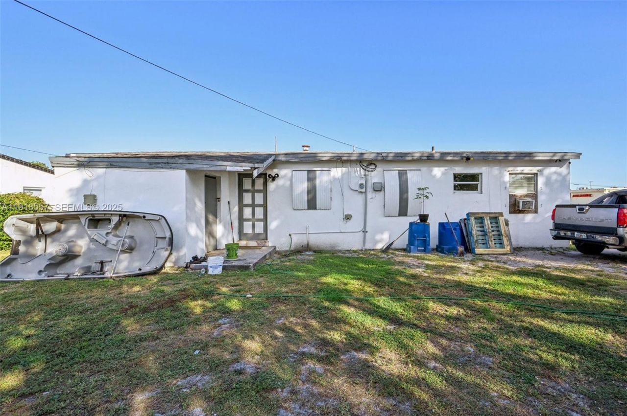 15900 NW 27th Ct, Miami Gardens, FL 33054 Photo