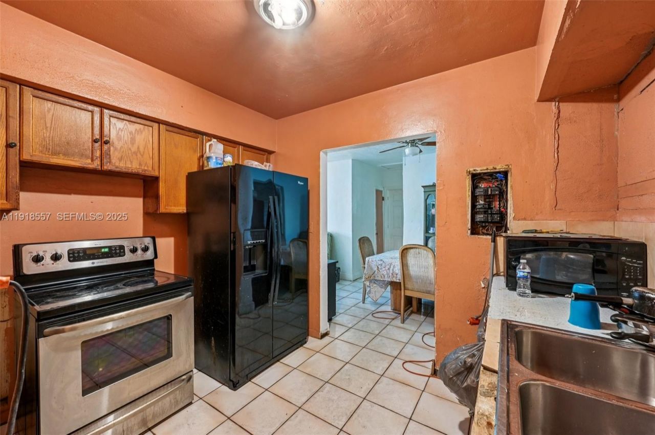 15900 NW 27th Ct, Miami Gardens, FL 33054 Photo