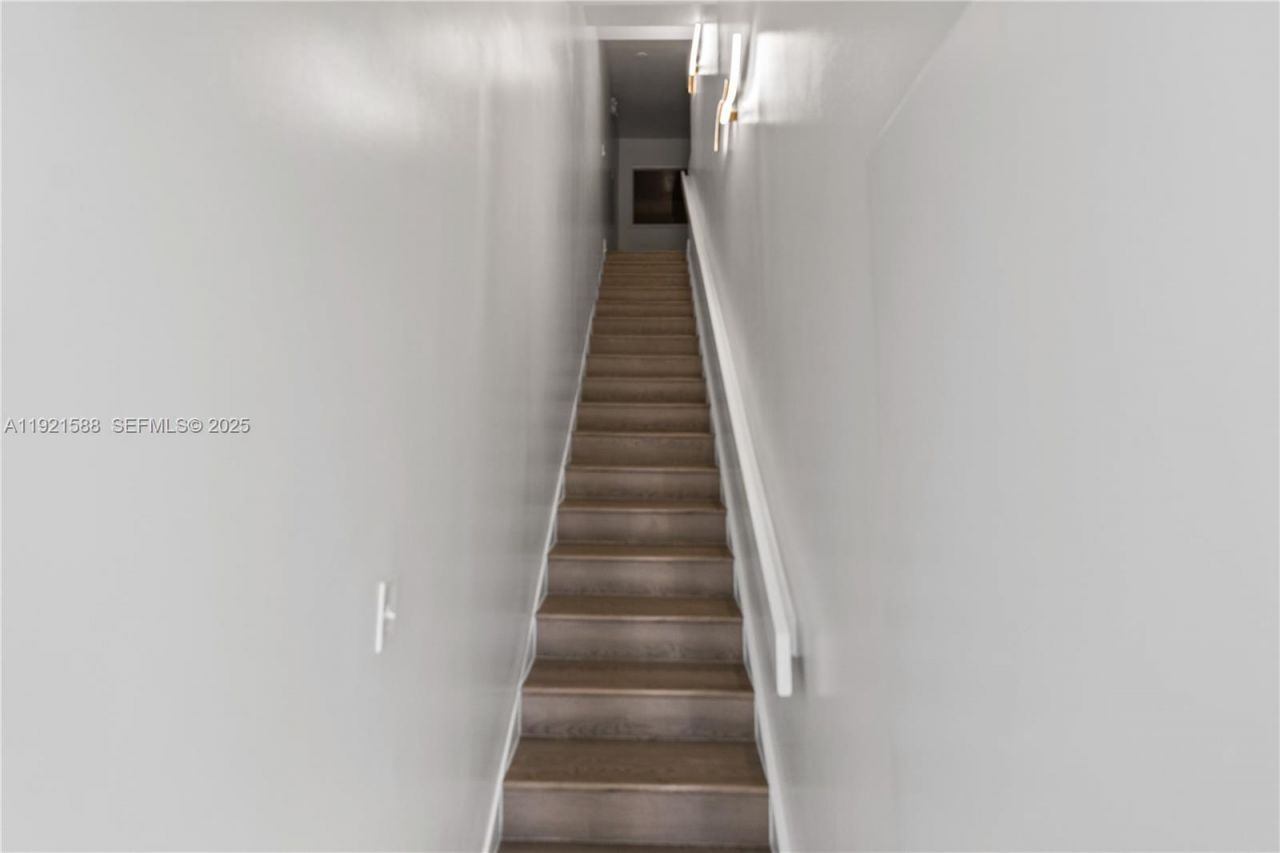 10421 NW 28th St, Unit D106, Doral, FL 33172 Photo