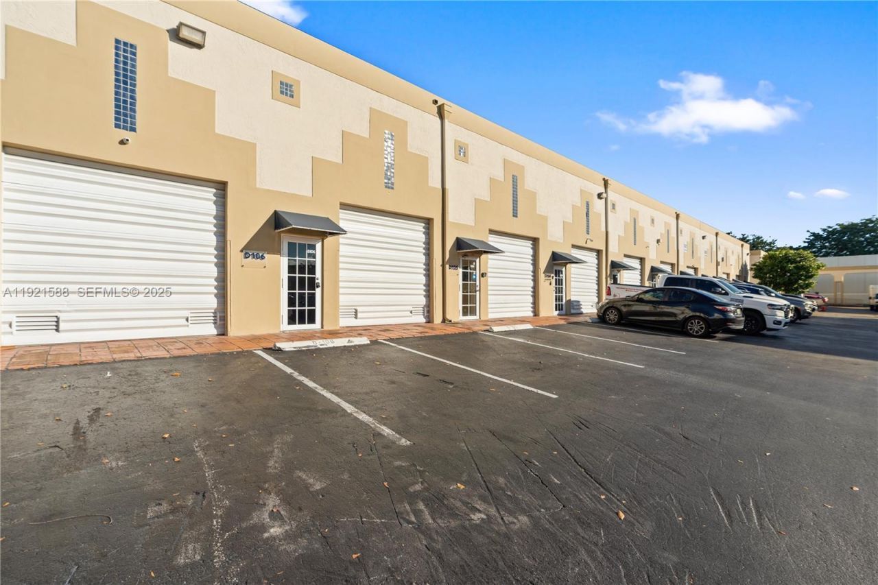 10421 NW 28th St, Unit D106, Doral, FL 33172 Photo