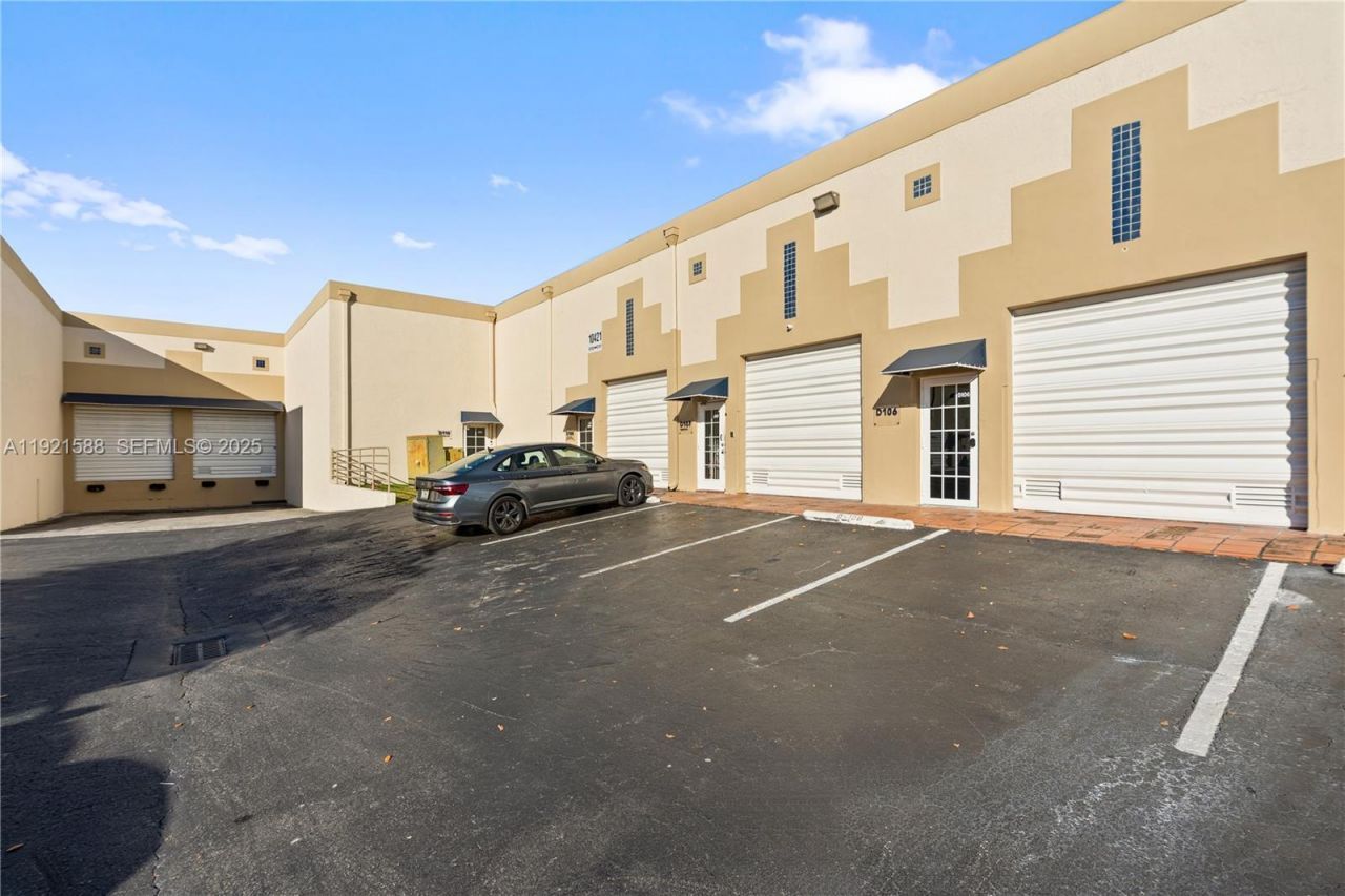 10421 NW 28th St, Unit D106, Doral, FL 33172 Photo