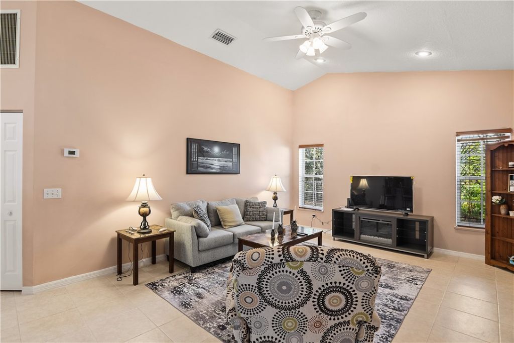 922 Jackson Way, Fort Pierce, FL 34949 Photo