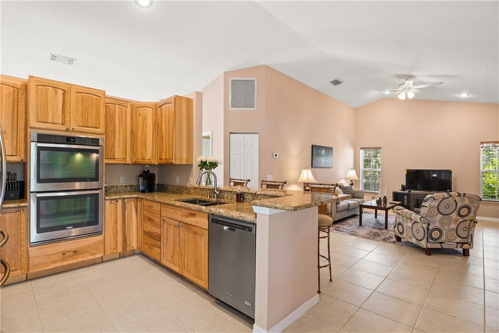 922 Jackson Way, Fort Pierce, FL 34949 Photo