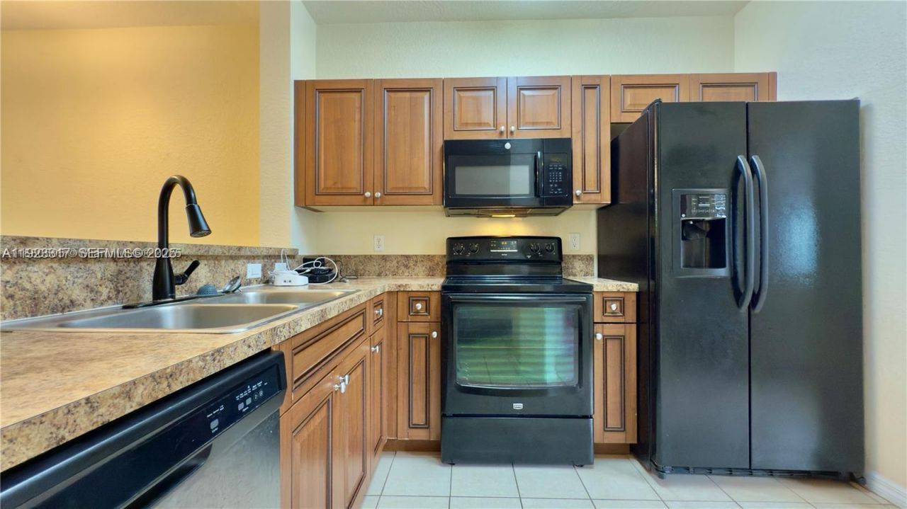 1918 Alamanda Way, Riviera Beach, FL 33404 Photo