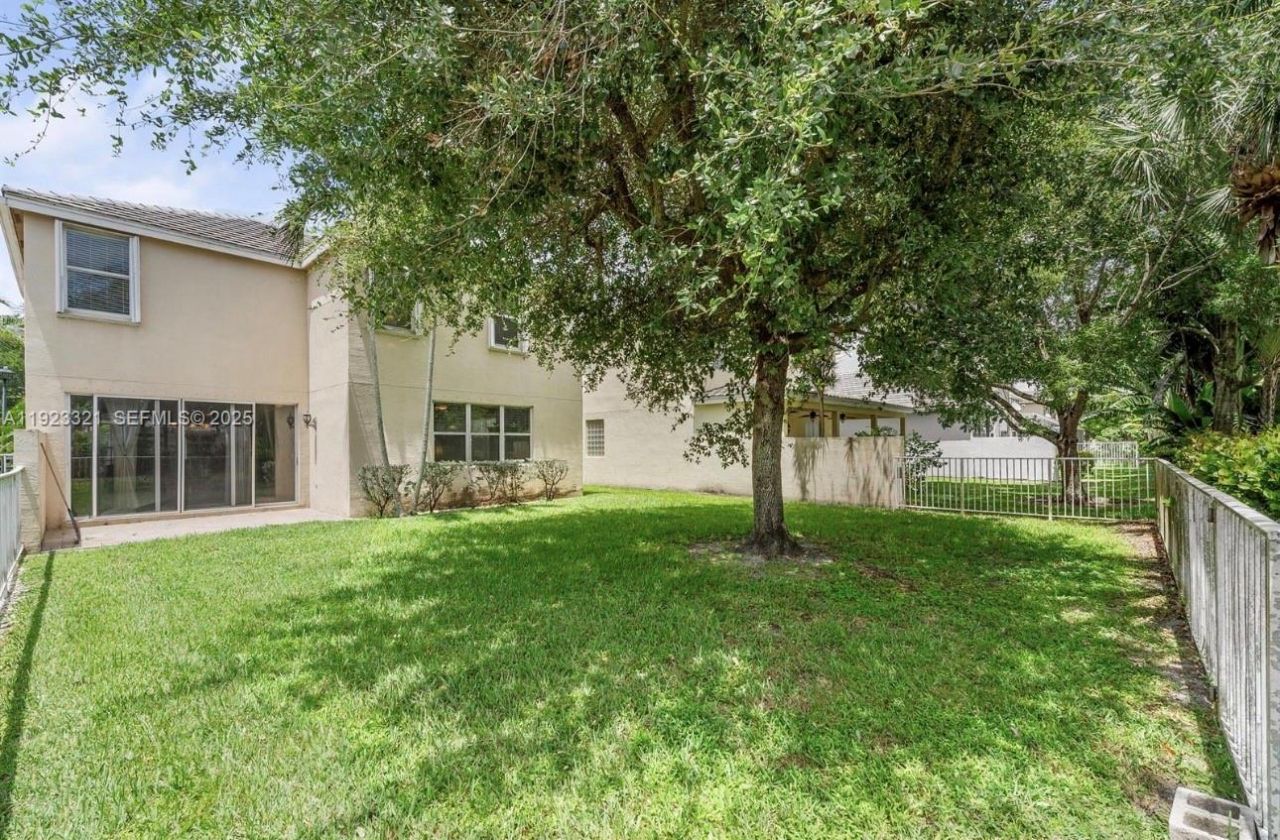 168 Canterbury Pl, Royal Palm Beach, FL 33414 Photo