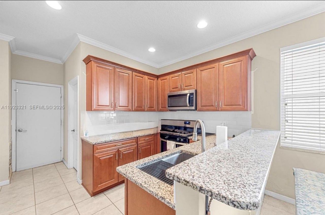 168 Canterbury Pl, Royal Palm Beach, FL 33414 Photo