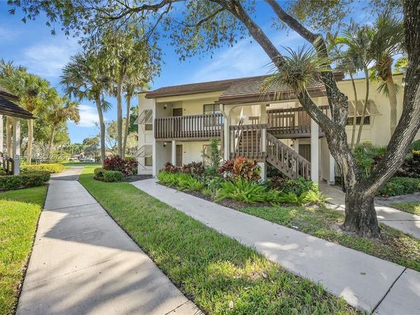 10187 Mangrove Dr, Unit 201, Boynton Beach, FL 33437
