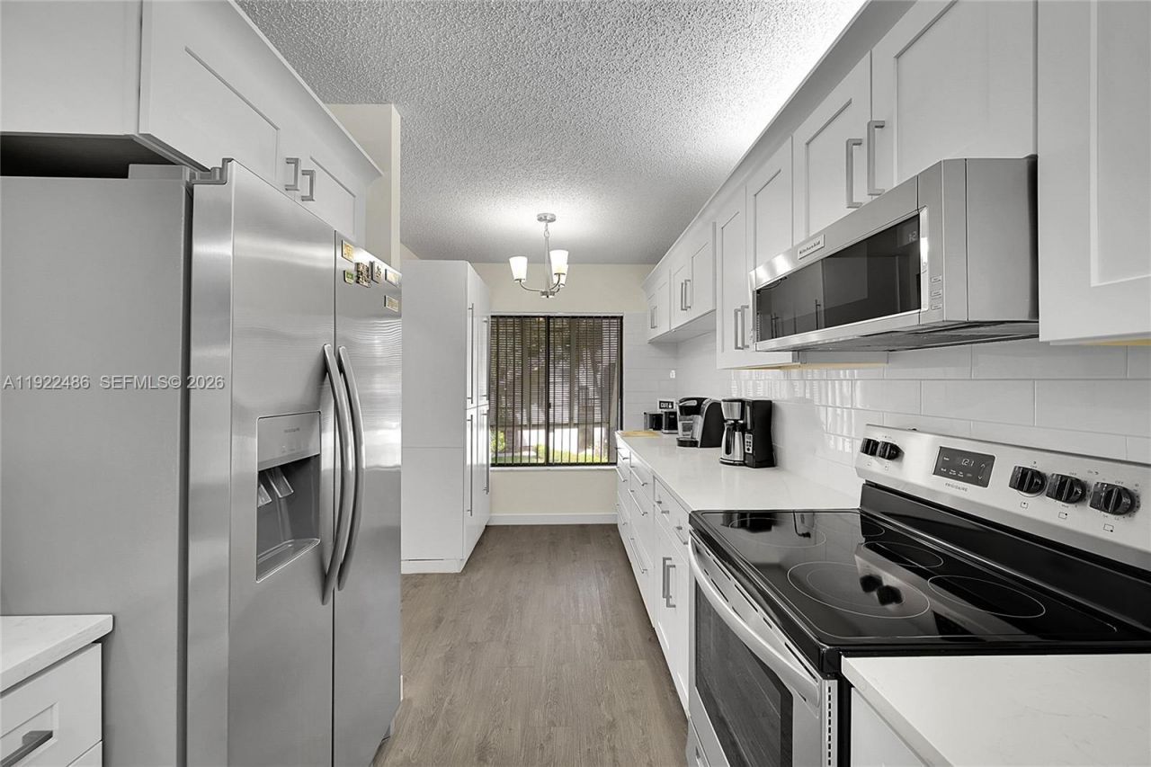 10187 Mangrove Dr, Unit 201, Boynton Beach, FL 33437 Photo