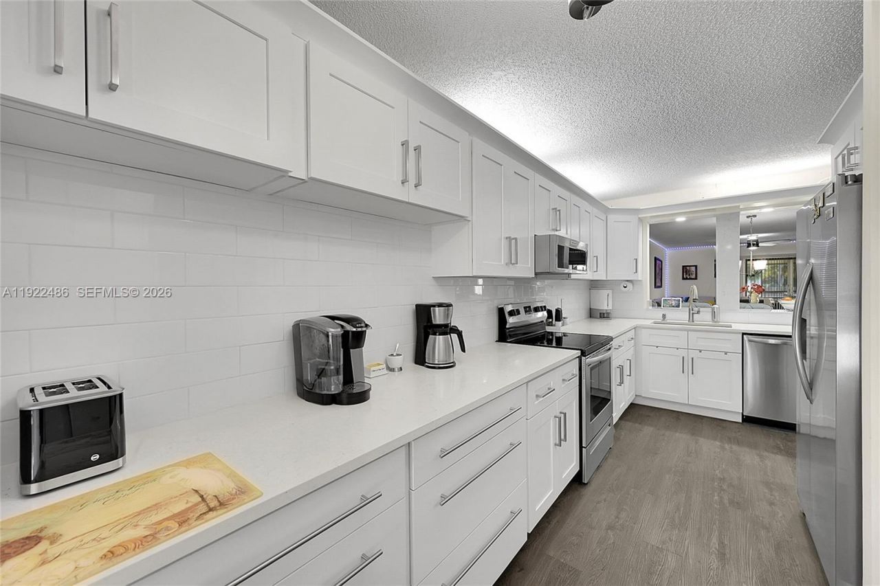 10187 Mangrove Dr, Unit 201, Boynton Beach, FL 33437 Photo