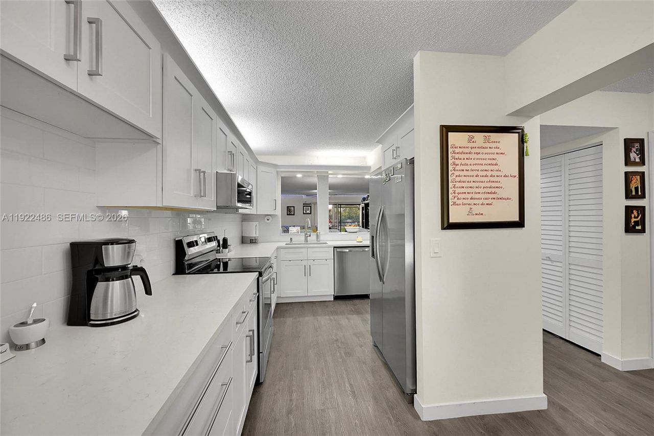 10187 Mangrove Dr, Unit 201, Boynton Beach, FL 33437 Photo