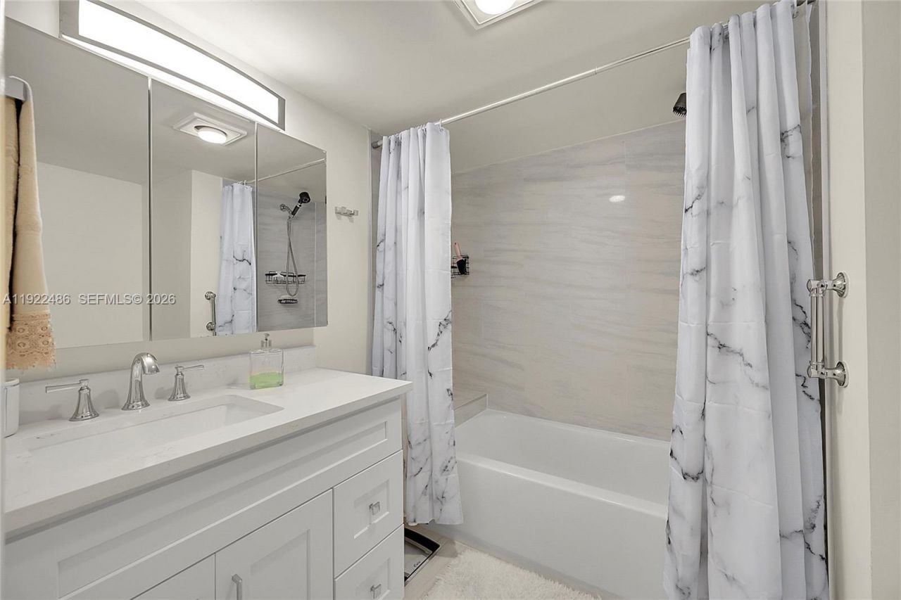 10187 Mangrove Dr, Unit 201, Boynton Beach, FL 33437 Photo