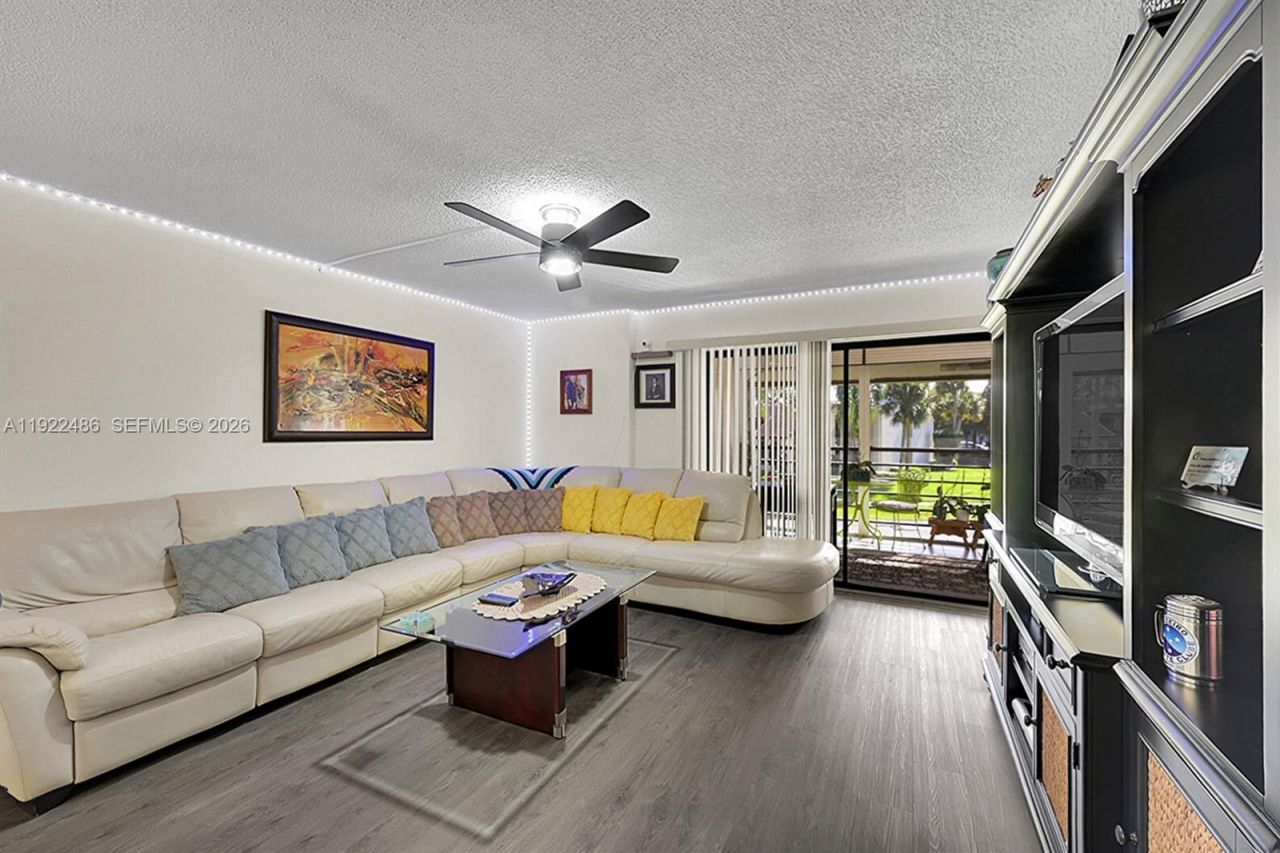 10187 Mangrove Dr, Unit 201, Boynton Beach, FL 33437 Photo