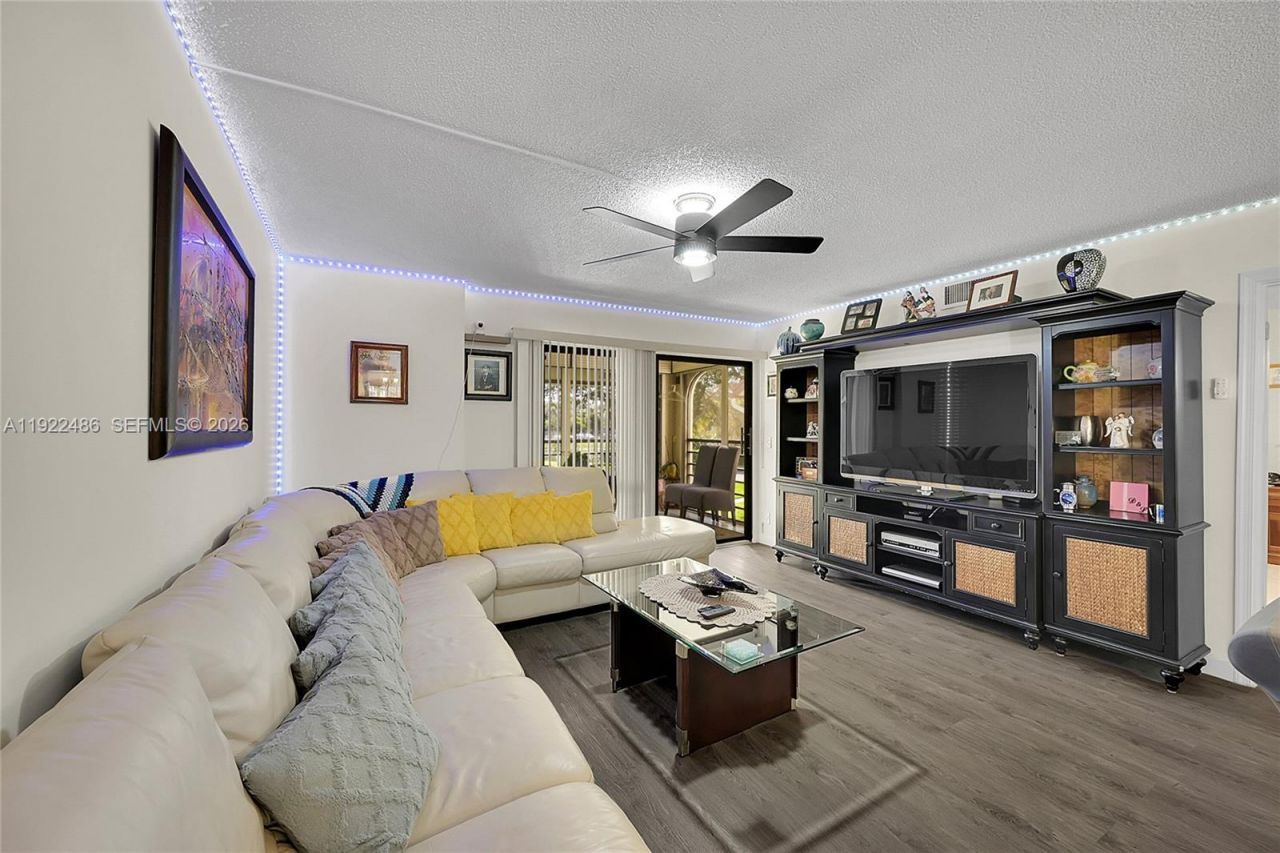 10187 Mangrove Dr, Unit 201, Boynton Beach, FL 33437 Photo