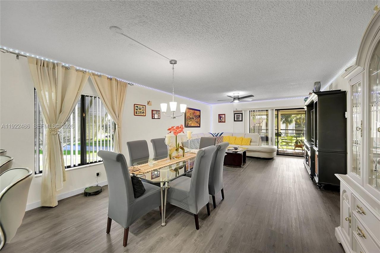 10187 Mangrove Dr, Unit 201, Boynton Beach, FL 33437 Photo