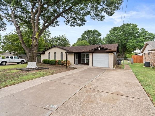 103 N Summit Street, Red Oak, TX 75154