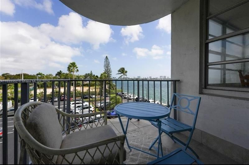 11930 N Bayshore Drive, Unit 302, North Miami, FL 33181 Photo