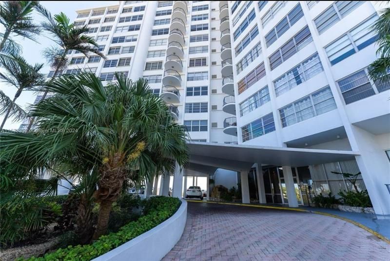11930 N Bayshore Drive, Unit 1409, North Miami, FL 33181 Photo