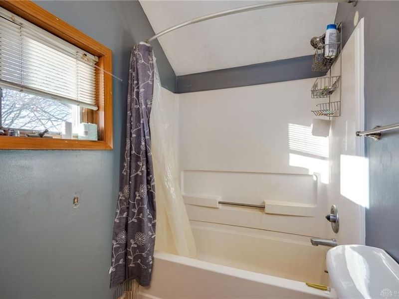 220 Baker Street, Pitsburg, OH 45358 Photo 22