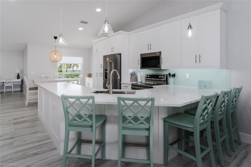 834 Gulf Pavilion Dr, Unit 204, Naples, FL 34108 Photo