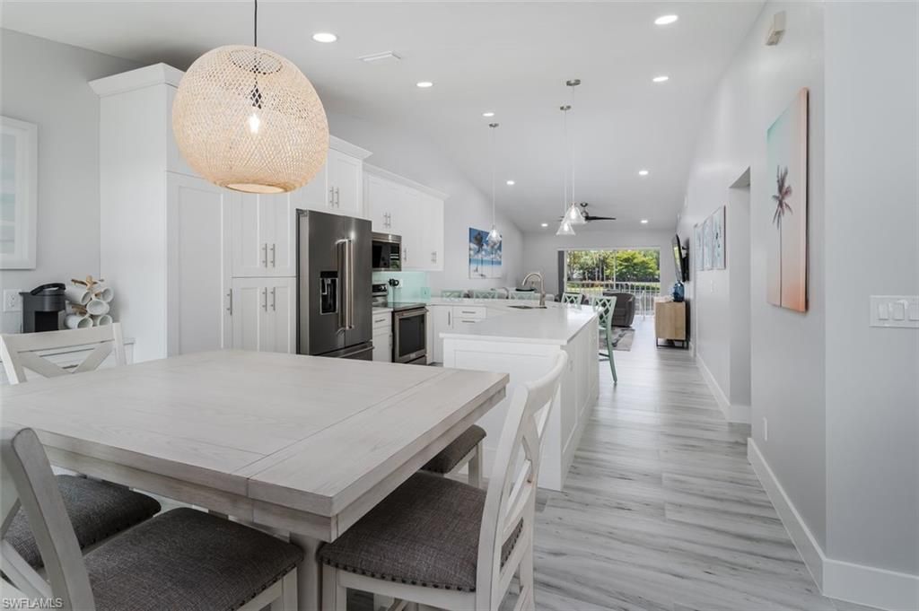 834 Gulf Pavilion Dr, Unit 204, Naples, FL 34108 Photo