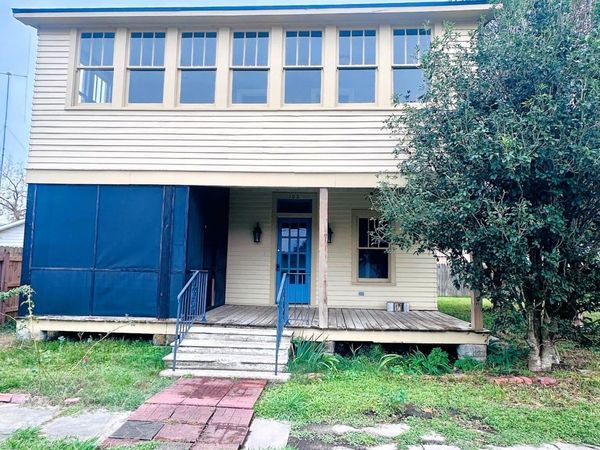 102 N Cunningham Street, Rayne, LA 70578