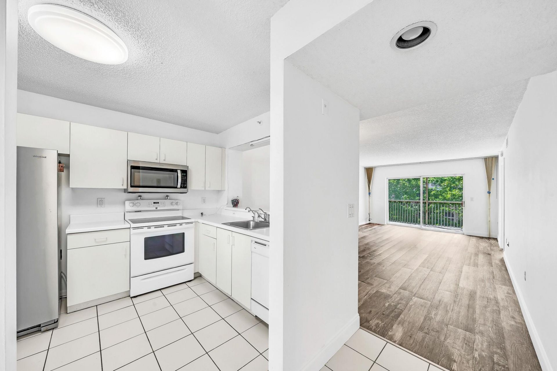 9580 Weldon Circle, Unit 408K, Tamarac, FL 33321 Photo