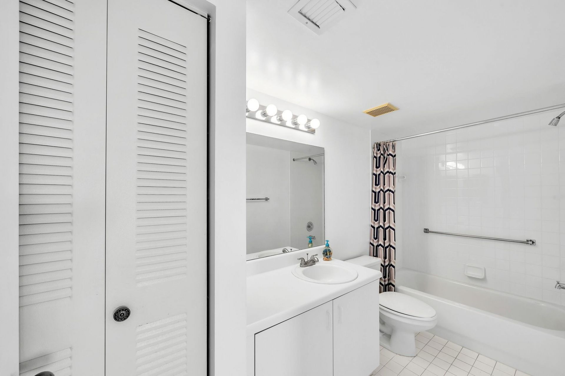 9580 Weldon Circle, Unit 408k, Tamarac, FL 33321 Photo