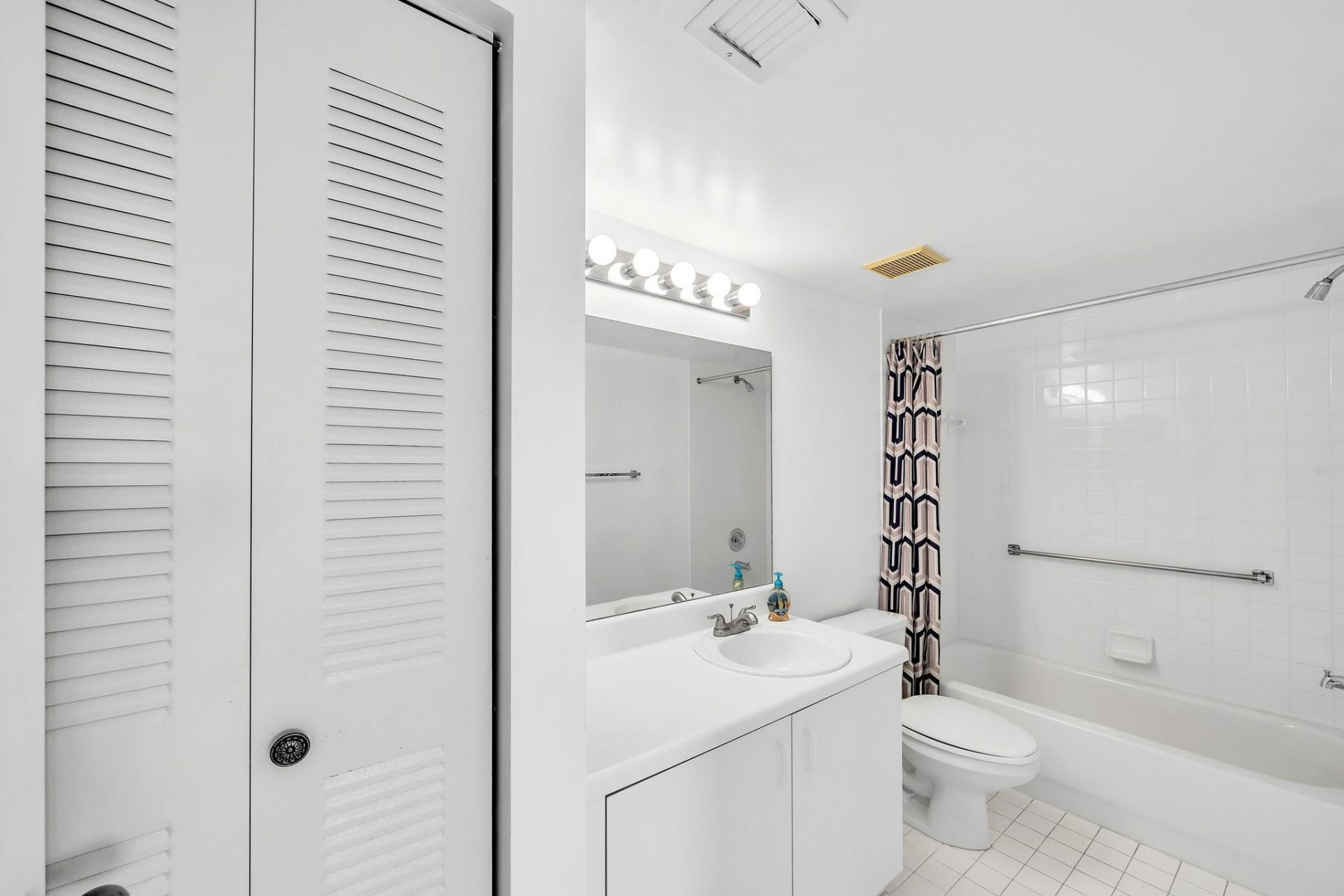 9580 Weldon Circle, Unit 408K, Tamarac, FL 33321 Photo