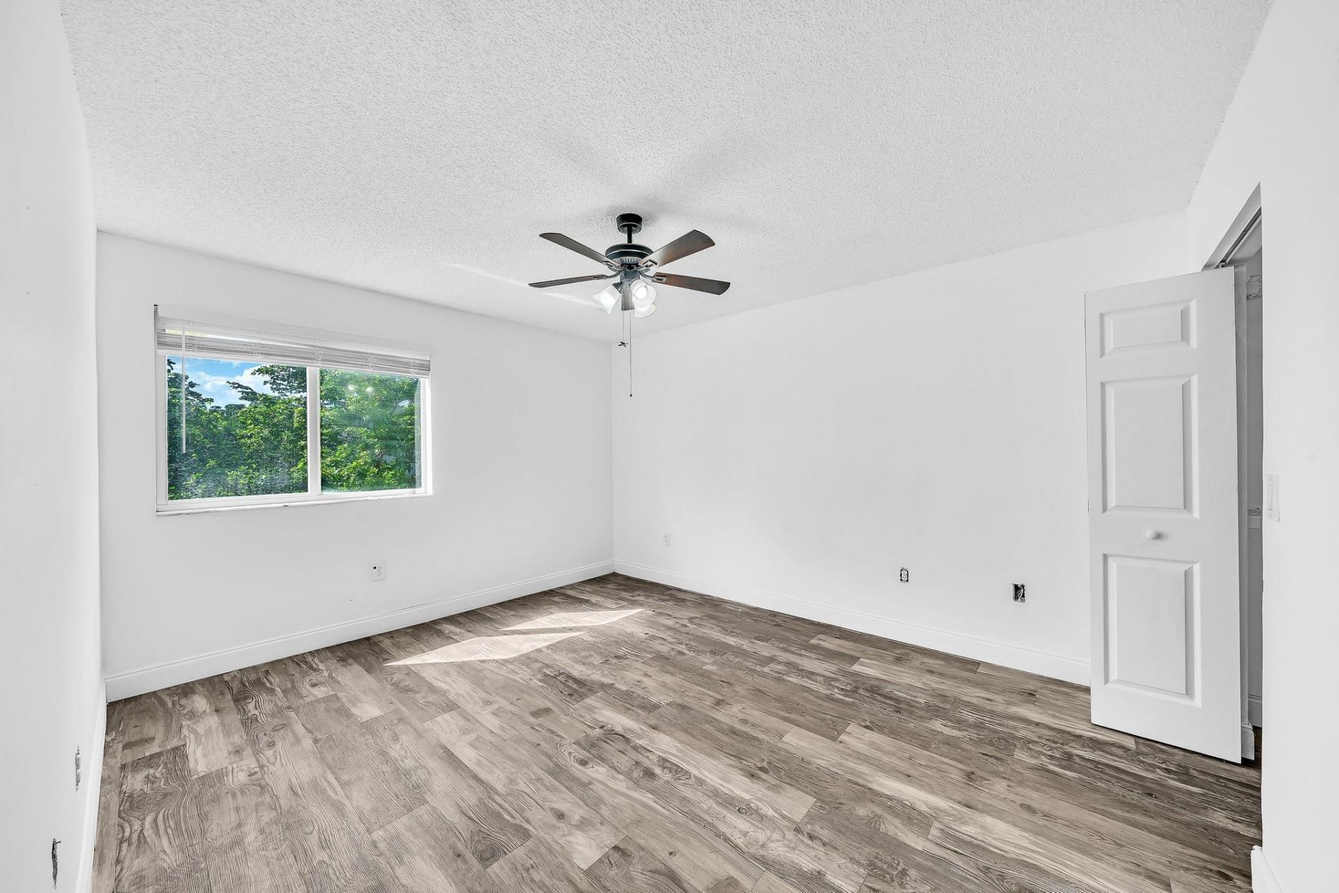 9580 Weldon Circle, Unit 408K, Tamarac, FL 33321 Photo