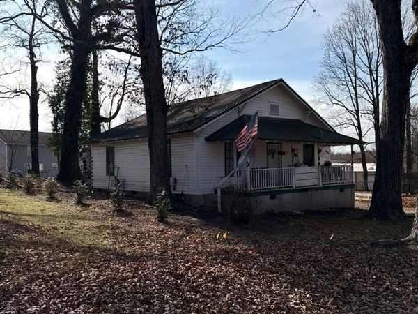 933 Wallace Street, Statesville, NC 28677