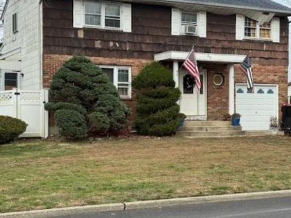 65 Ryder Avenue, Babylon, NY 11703