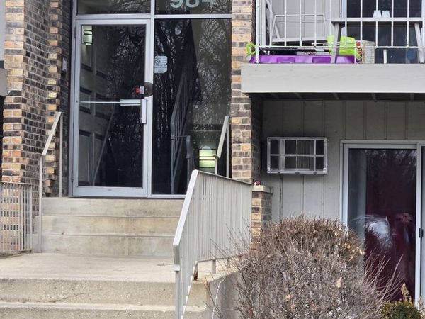 984 Crabapple Drive, Unit 102, Prospect Heights, IL 60070