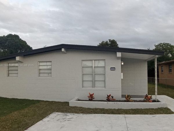 15321 NW Railroad Dr, Miami Gardens, FL 33054