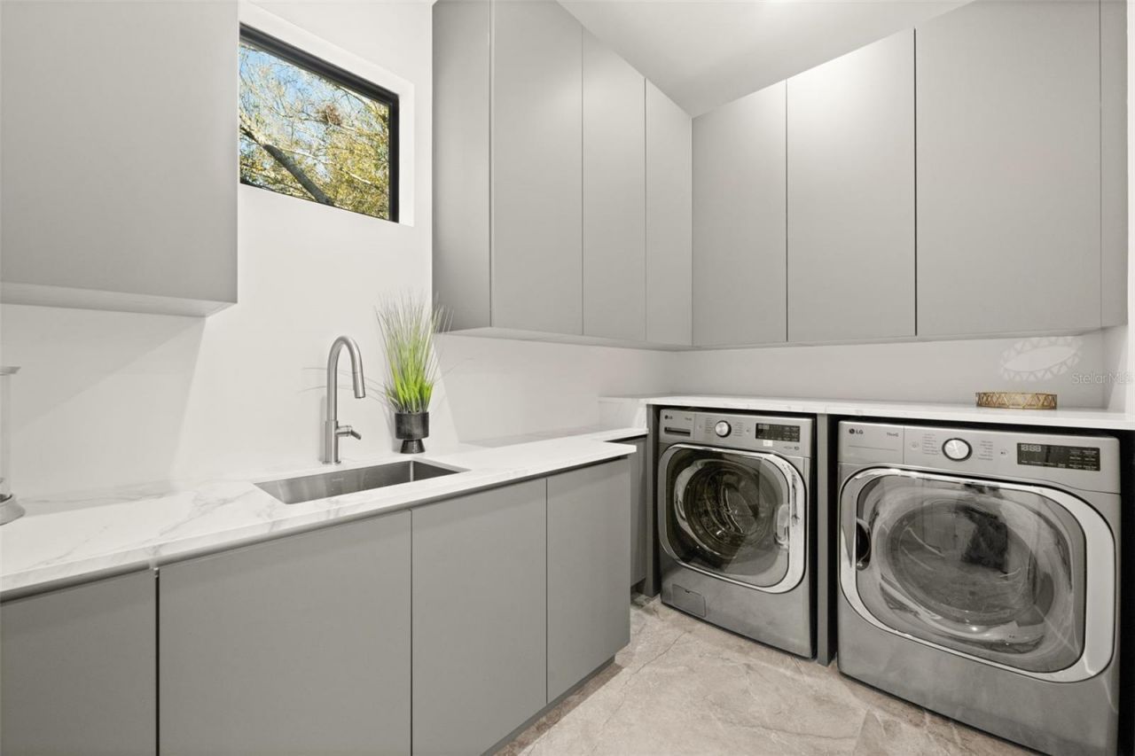 2413 Clematis Street, Sarasota, FL 34239 Photo