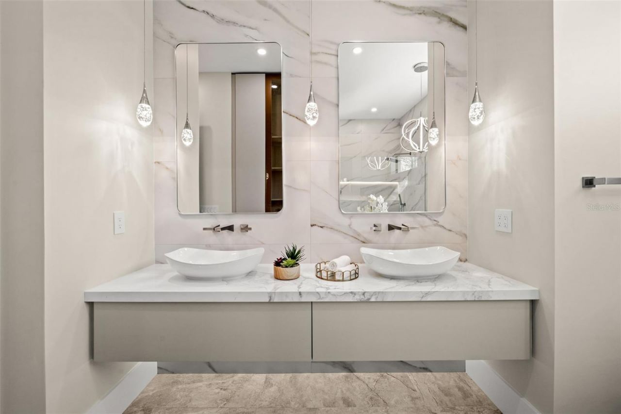 2413 Clematis Street, Sarasota, FL 34239 Photo