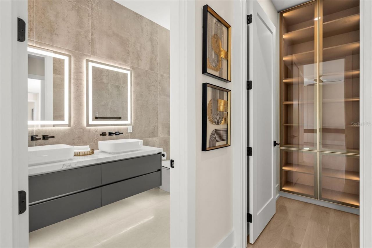 2413 Clematis Street, Sarasota, FL 34239 Photo