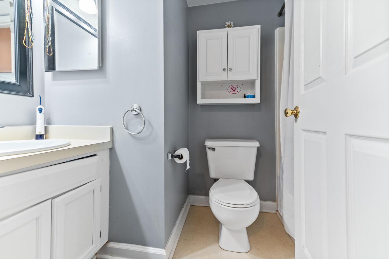 208 Reserve Way Photo 17