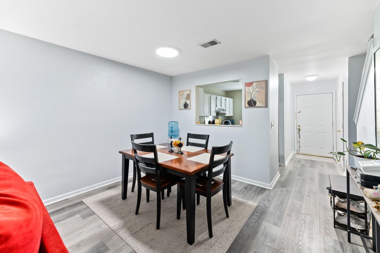 208 Reserve Way Photo 6