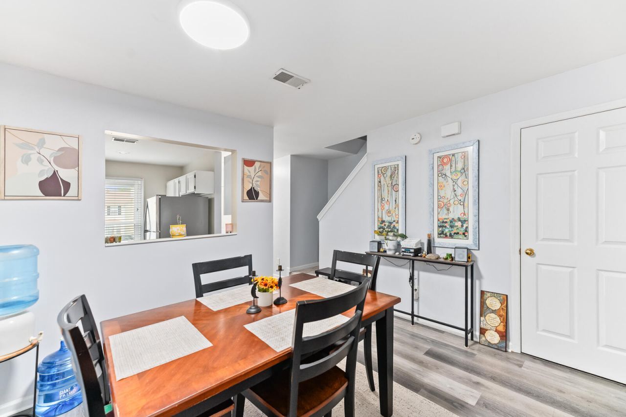 208 Reserve Way Photo 7