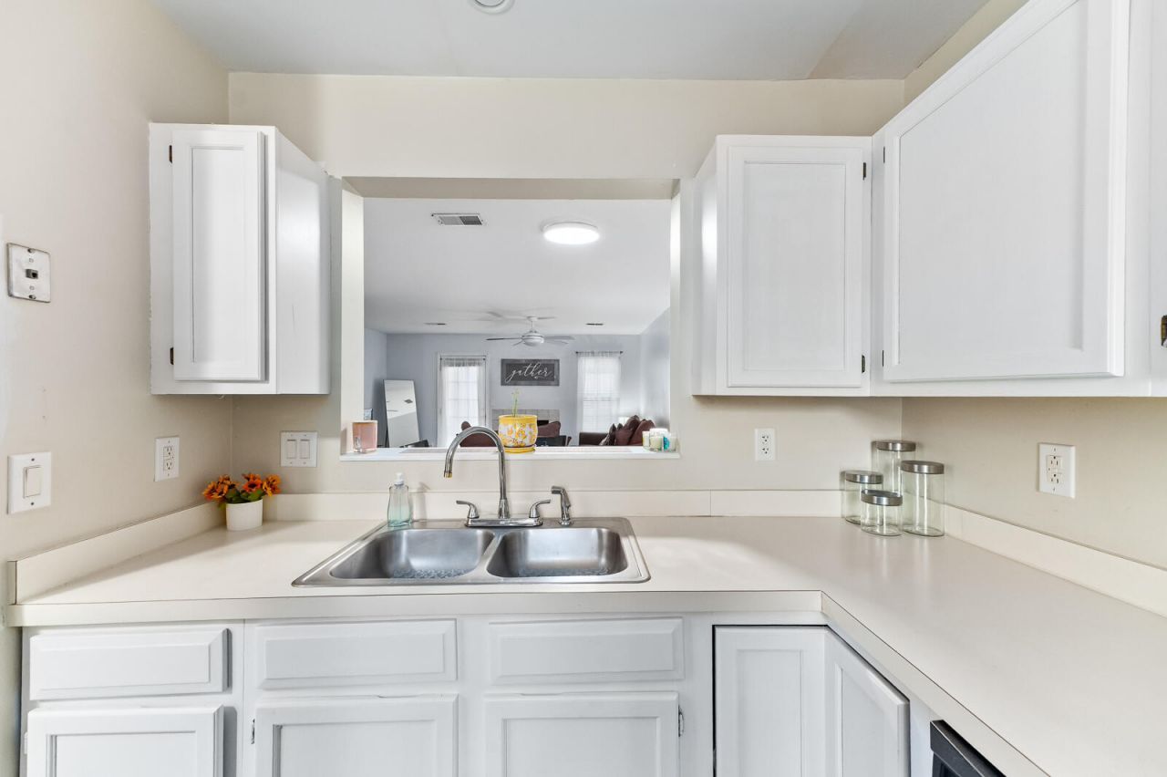 208 Reserve Way Photo 9