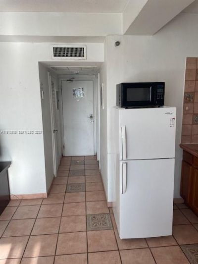 6345 Collins Ave, Unit 614, Miami Beach, FL 33141 Photo