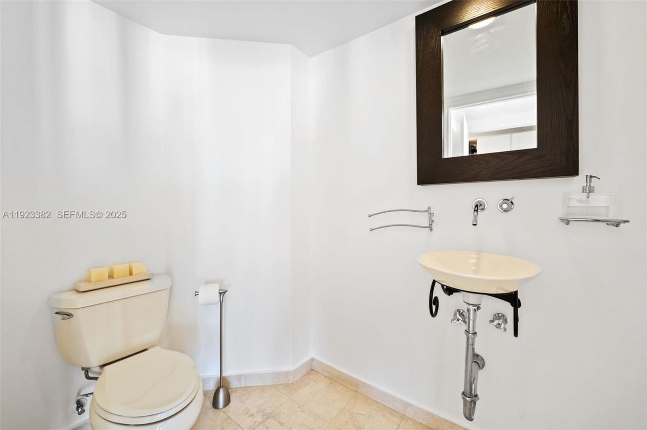 3370 Hidden Bay Dr, Unit 2102, Aventura, FL 33180 Photo